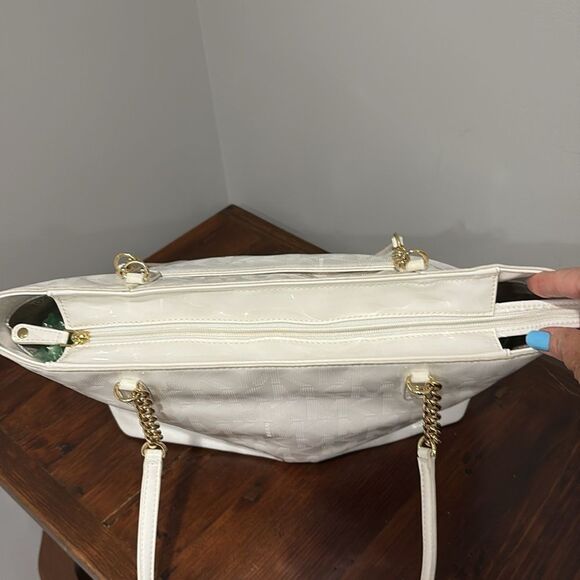 Michael Kors Jet Set Chain Tote - Picture 3 of 16